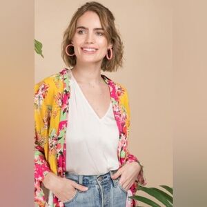Anthropologie Akemi + Kin floral kimono